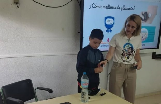 ADIRMU forma e informa sobre diabetes en varios centros educativos de la Región