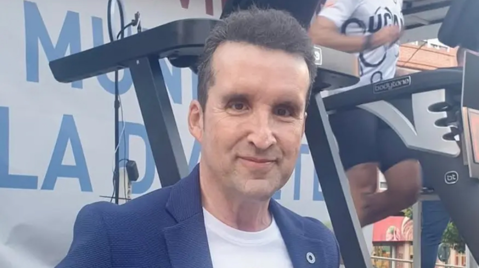 ADIRMU designa al artista murciano Álvaro Peña como padrino oficial de la asociación