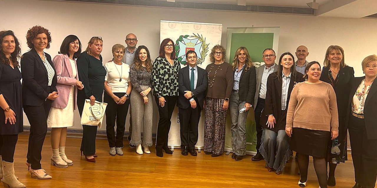 Murcia refuerza la necesidad de la enfermera escolar en los centros educativos